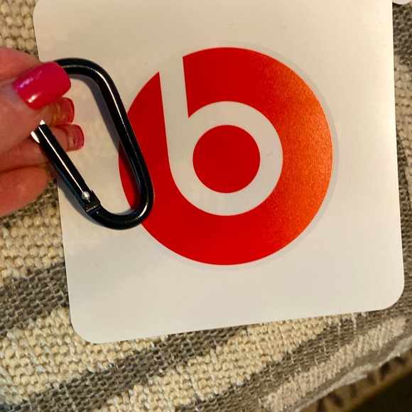 NWOT Dr Dre Beats Case, Charger, Manuels ,Sticker & Carabiner - Picture 7 of 8